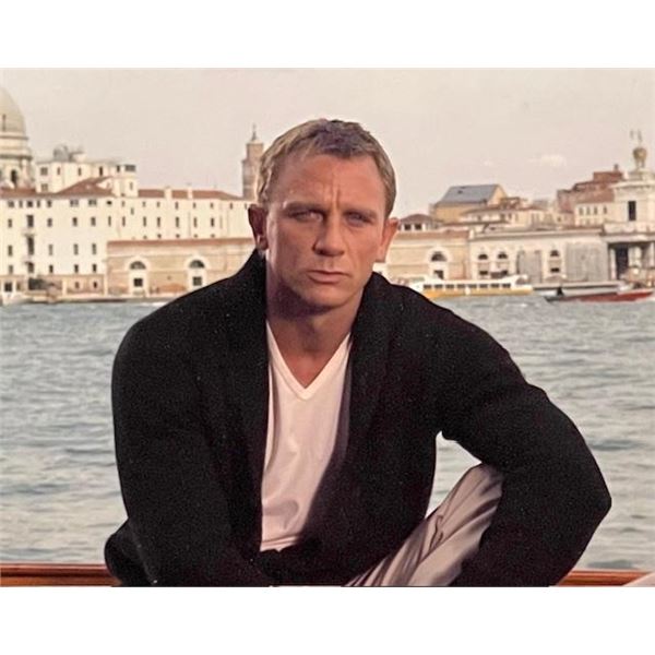 James Bonds Daniel Craig Unsigned Photo