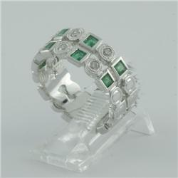 Ring 0.84 ctw Diamond & Emerald  18K White Gold- SRP$ 4483
