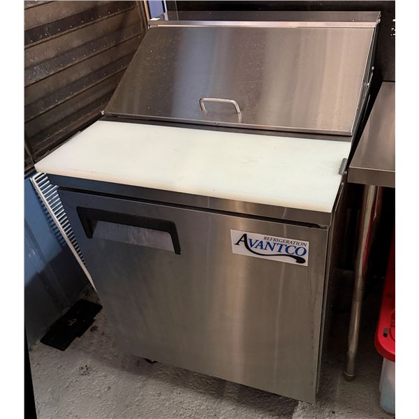 Avantco Refrigeration 178APT27HC Refrigerated Single-Door Sandwich Prep Table