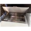 Image 2 : Avantco Refrigeration 178APT27HC Refrigerated Single-Door Sandwich Prep Table