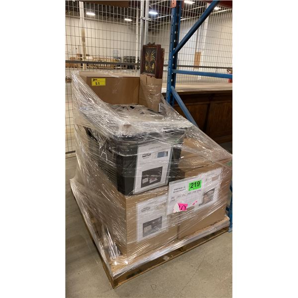 PALLET OF ASSORTED SHOW PROPS & FURNITURE