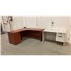 Image 1 : L-SHAPED 3-DRAWER WOOD EXECUTIVE DESK & 2-DRAWER WOOD DESK