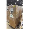 Image 3 : PALLET OF ASSORTED SHOW PROPS