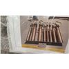 Image 2 : PALLET OF VALVE PROPS