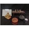 Image 11 : PALLET OF ASSORTED SHOW PROPS