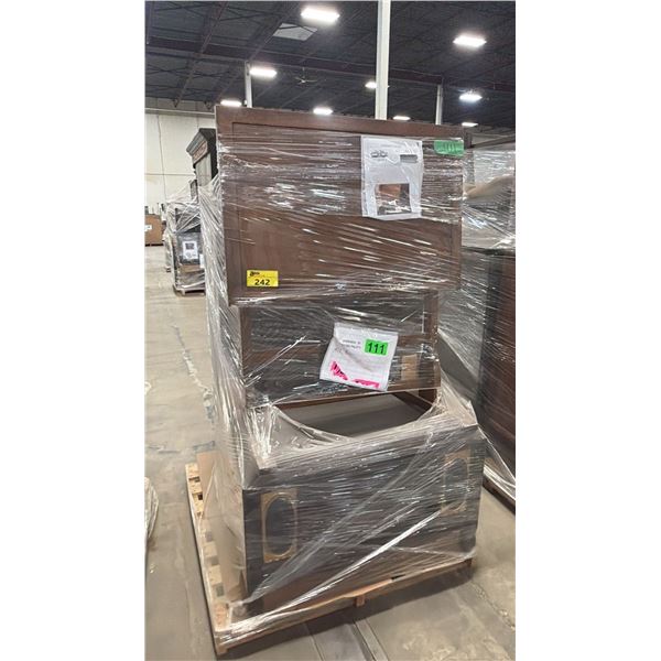 PALLET OF ASSORTED SHOW PROP FURNITURE