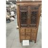 Image 5 : PALLET OF ASSORTED SHOW PROP FURNITURE
