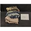 Image 6 : PALLET OF ASSORTED SHOW PROPS