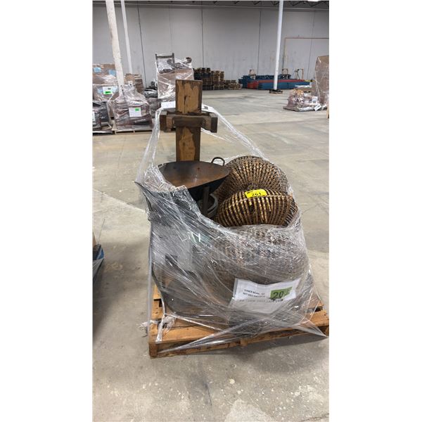 PALLET OF ASSORTED SHOW PROPS & FURNITURE