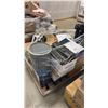 Image 3 : PALLET OF ASSORTED ITEMS INCLUDING; HEATER, METAL DRUM & MORE
