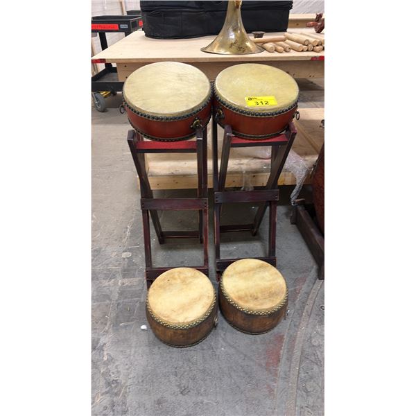 (4) DRUMS & 2 STANDS