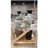 Image 1 : PALLET OF ASSORTED LARGE VASES