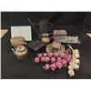 Image 10 : PALLET OF ASSORTED SHOW PROPS