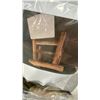 Image 3 : PALLET OF ASSORTED SHOW PROPS