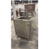 Image 1 : PORTABLE STAINLESS STEEL WASH STATION
