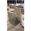 Image 3 : PORTABLE STAINLESS STEEL WASH STATION