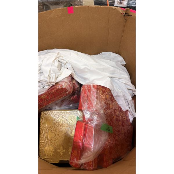 PALLET OF ASSORTED SHOW PROPS