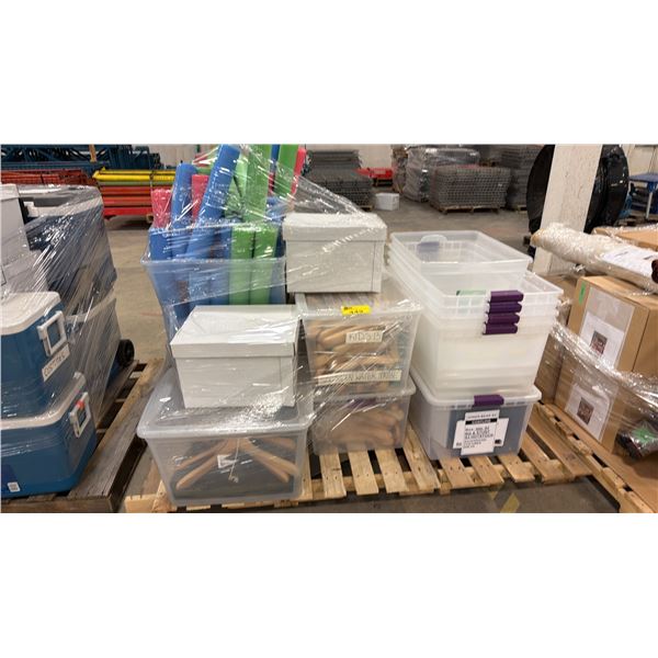 PALLET OF ASSORTED SHOW PROPS