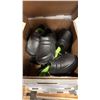 Image 4 : PALLET OF ASSORTED WARDROBE CROCS & BOOT, SHOE & GLOVE DRYER