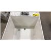 Image 2 : CLOTHES WASHING SINK WITH FAUCET