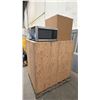 Image 2 : PALLET OF WOOD PEDESTALS, MICROWAVES & MORE