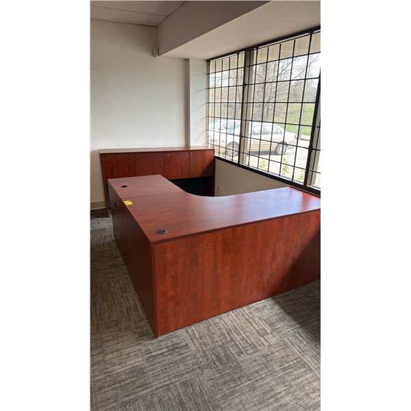 L-SHAPED EXECUTIVE DESK WITH DESK TOP CABINET