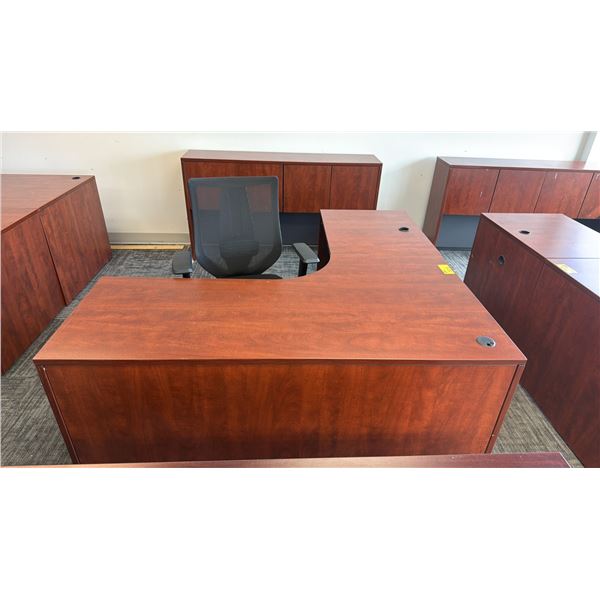 L-SHAPED EXECUTIVE DESK WITH DESK TOP CABINET & ROLLING OFFICE CHAIR