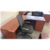 Image 2 : L-SHAPED DESK WITH ROLLING OFFICE CHAIR