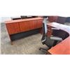 Image 2 : CORNER EXECUTIVE DESK WITH ROLLING OFFICE CHAIR