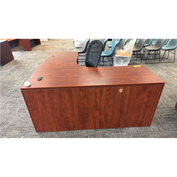 CORNER EXECUTIVE DESK WITH ROLLING OFFICE CHAIR