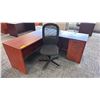 Image 2 : CORNER EXECUTIVE DESK WITH ROLLING OFFICE CHAIR
