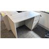 Image 2 : 2 WOOD DESKS WITH ROLLING OFFICE CHAIR