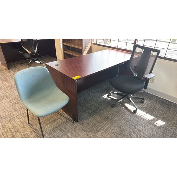 WOOD DESK WITH MESH BACK ROLLING OFFICE CHAIR & CHAIR