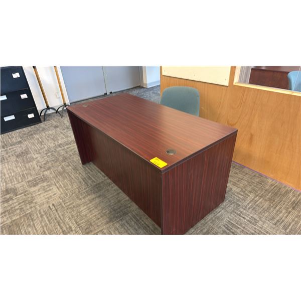 WOOD DESK WITH CHAIR