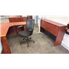 Image 2 : CORNER EXECUTIVE DESK WITH MESH BACK ROLLING OFFICE CHAIR & CHAIR