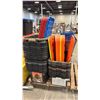 Image 2 : PALLET OF ASSORTED TOTES WITH LIDS