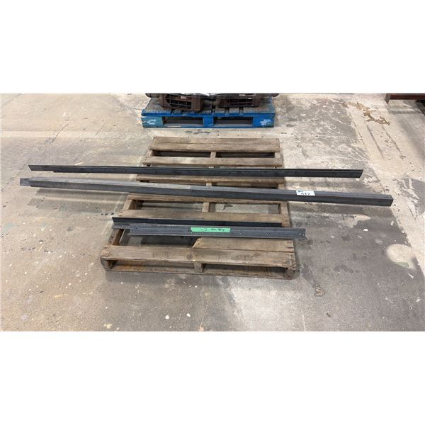 PALLET OF ASSORTED LENGTHS OF ANGLE IRON