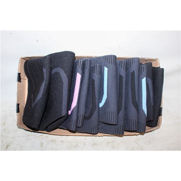 FLAT OF ASSORTED KNEE BRACES