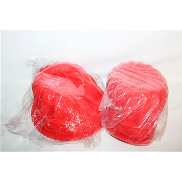 2 SILICONE CAKE PANS NEW