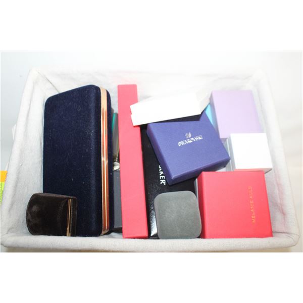 LOT OF QTY 20 JEWELRY BOXES IN WICKER BASKET