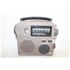 Image 1 : HAND CRANK GENERATOR EMERGENCY RADIO/FLASHLIGHT