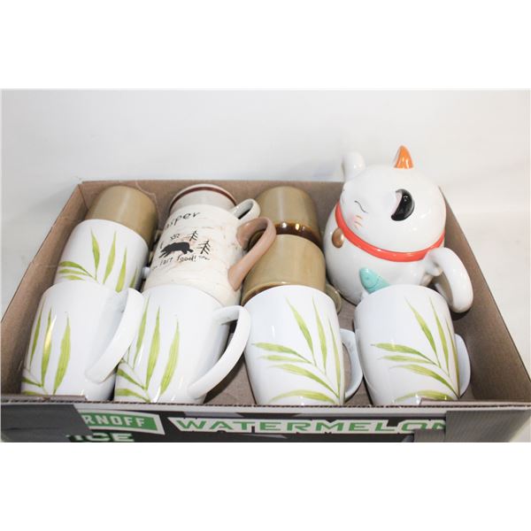 KITTEN TEAPOT & 10 MUGS LOT