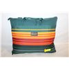 Image 1 : PENDLETON BLANKET THAT TURNS IN PILLOW-ESTATE
