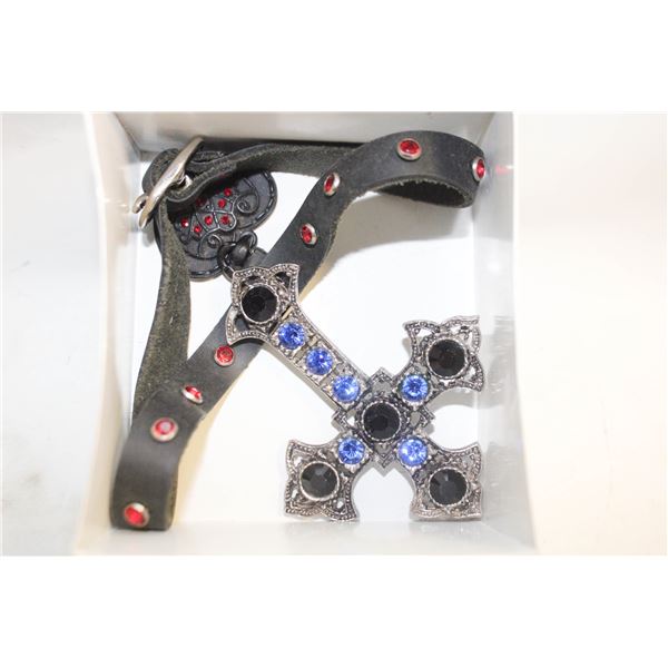 GOTHIC BLACK HEART NECKLACE & LARGE CROSS BROOCH