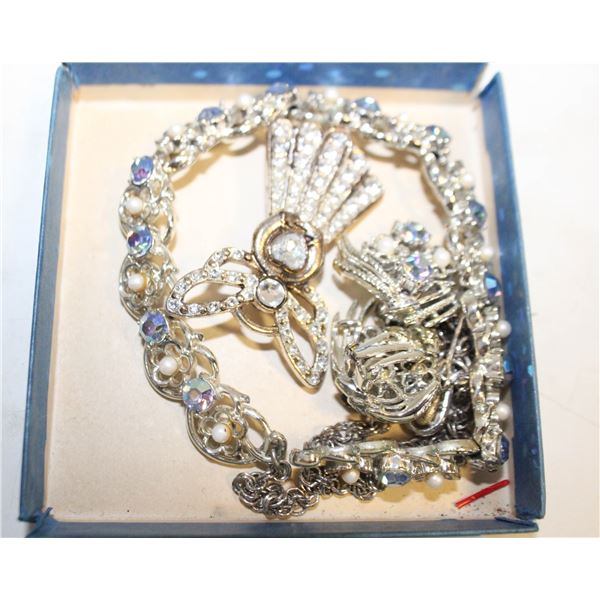 VINTAGE AURORA NECKLACE,EARRINGS & ANGEL BROOCH