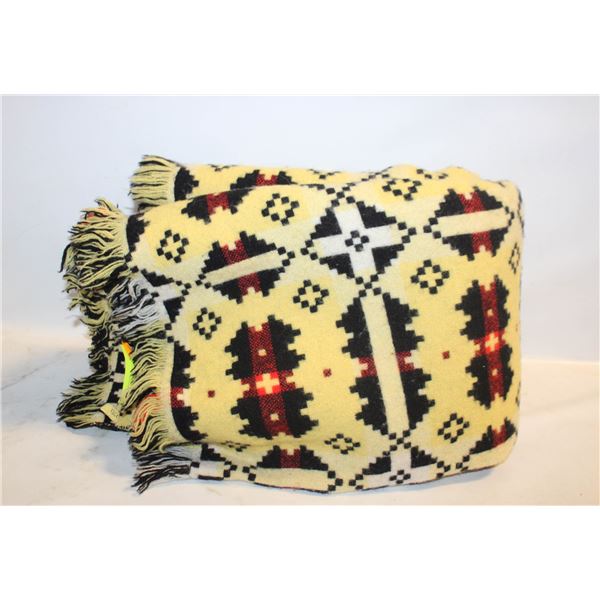 VINTAGE VIRGIN WOOL NAVAJO FULL SIZE BLANKET