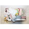 Image 1 : 16" X 11" X 7" PLASTIC TUB WITH RIBBON, LACE,