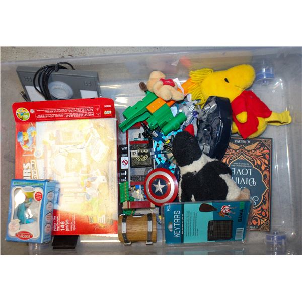 LOT OF ASSORTED TOYS