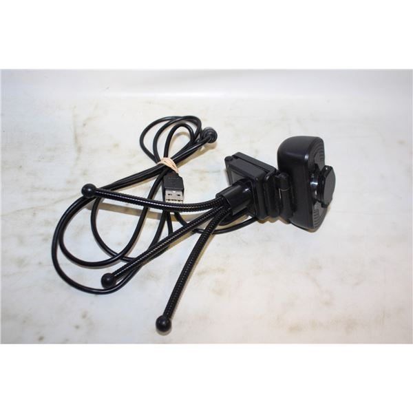 WEBCAM W/ TRIPOD & BUILT IN MIC