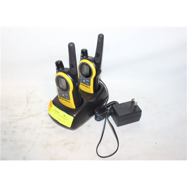 ESTATE MOTOROLA 2 WAY WALKIE TALKIES